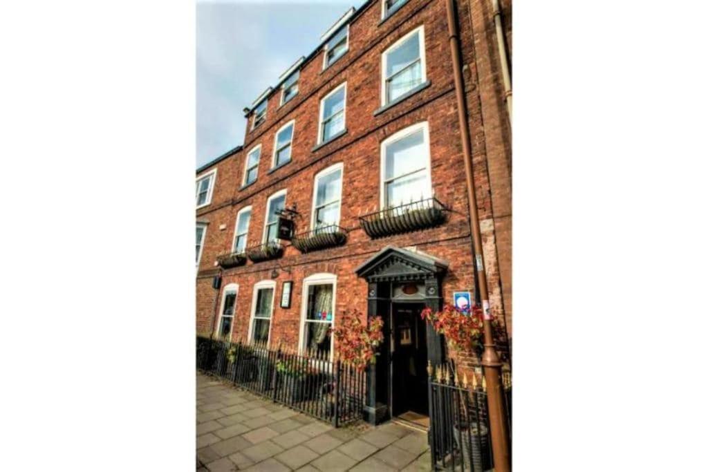 Oyo The Townhouse Durham Exterior foto